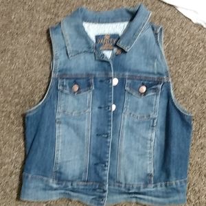 Women's sleeveless jacket